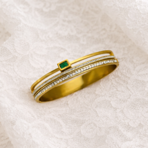 Emerald crystal layer bangle