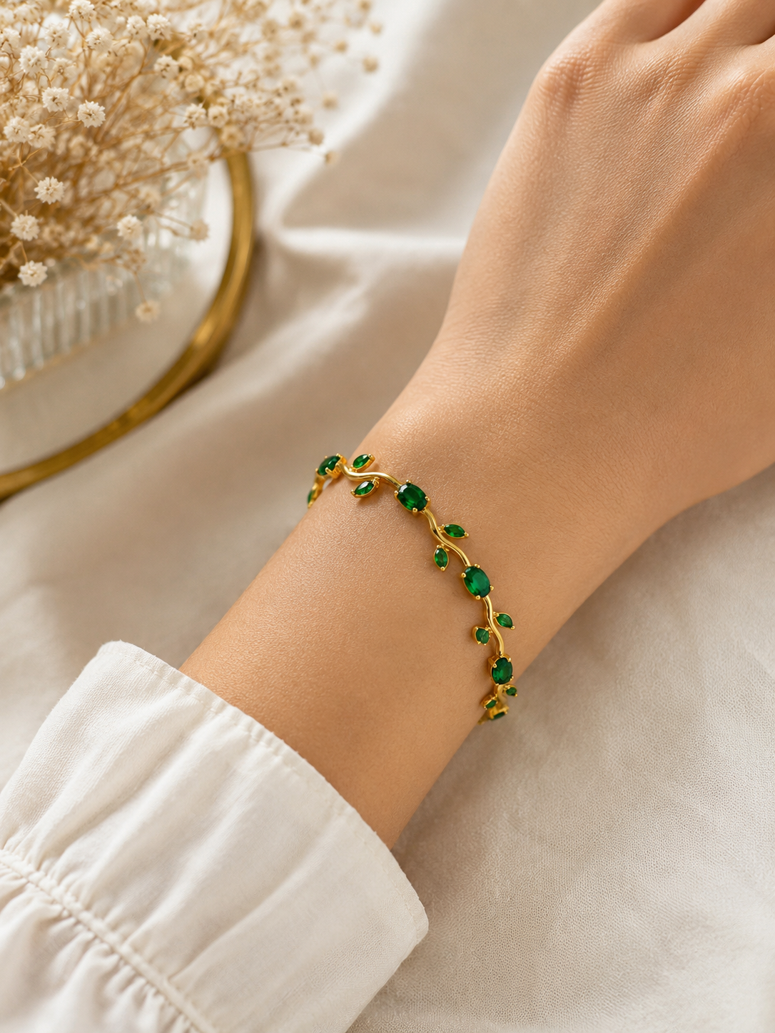 Emerald tulip bracelets