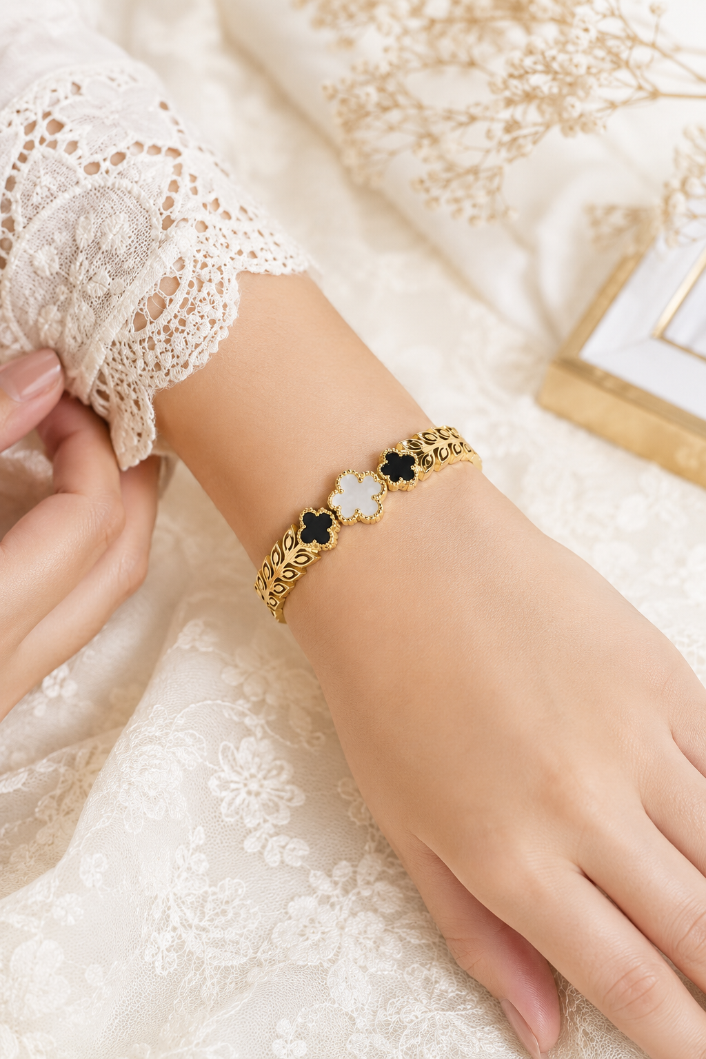 Harmony Clover Bangle